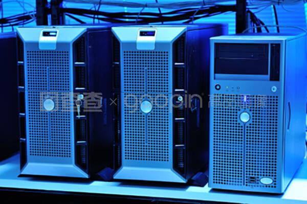 网络服务器与云计算装备技术服务 驱动数字化转型的双引擎
